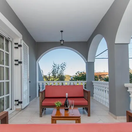 Erato Family * Mouzakion (Zakynthos)