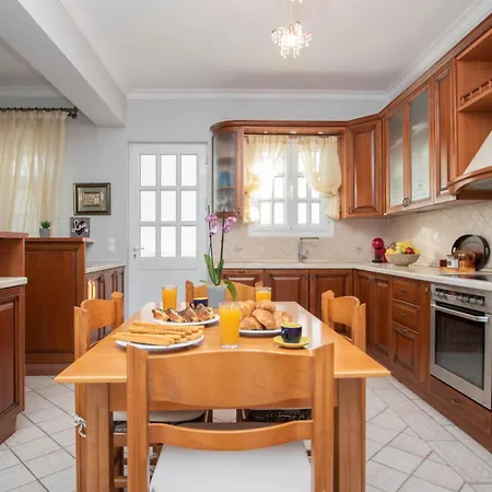 Erato Family * Mouzakion (Zakynthos)