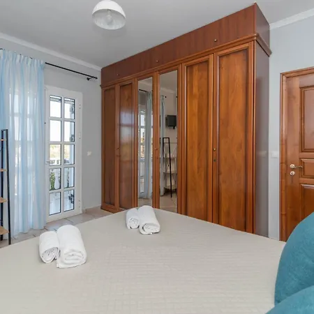 Erato Family * Mouzákion