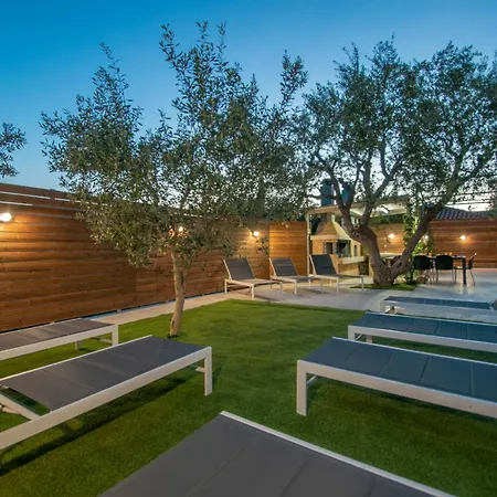 Villa Erato Family Mouzákion