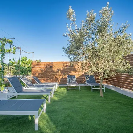 Villa Erato Family Mouzákion